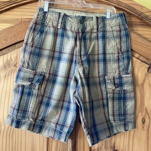 Men’s American Eagle Classic blue red tan plaid flat front cargo shorts size 30